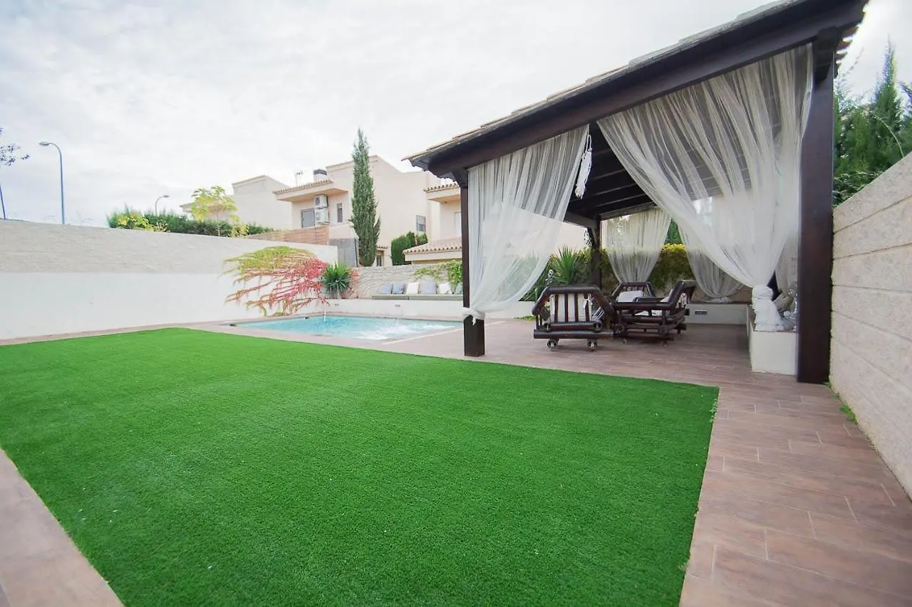 Granada-Otura -Villa Hoyo 7-Nieve -Campo De Golf,Playa Cercana Cargador Electrico Rapido فيلة غرناطة