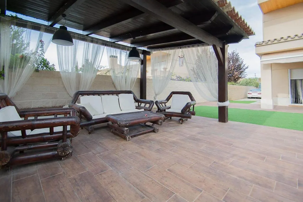 Villa Granada-Otura -Villa Hoyo 7-Nieve -Campo De Golf,Playa Cercana Cargador Electrico Rapido Spain